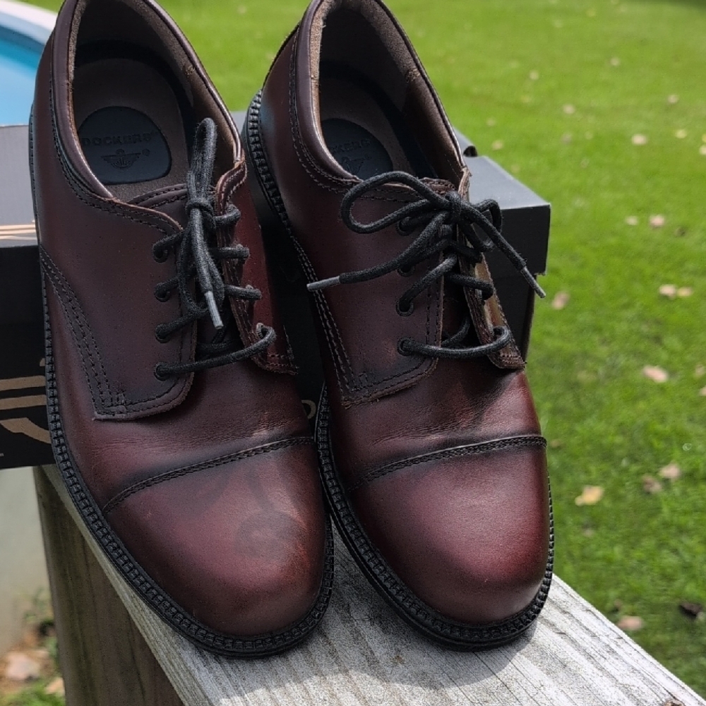 Dockers Men's Burgundy Oxford Shoes - Picture 6 of 8